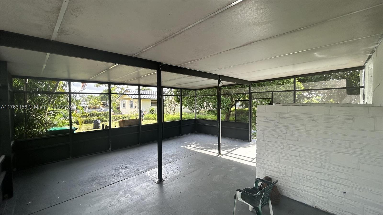 205 Seaman Ave Property Photo 22