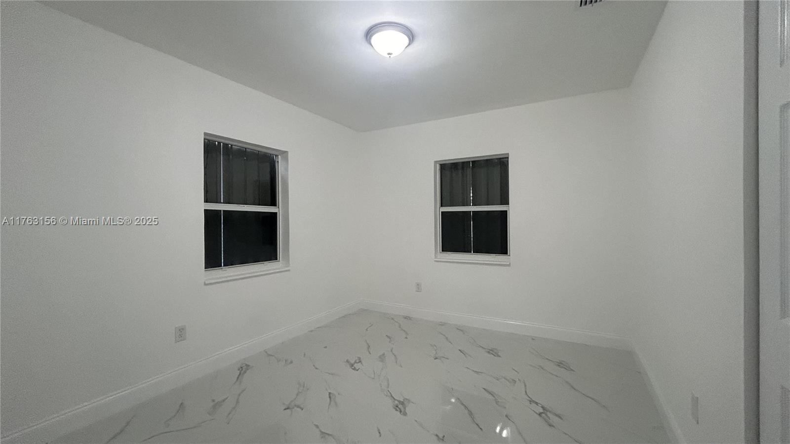 205 Seaman Ave Property Photo 25