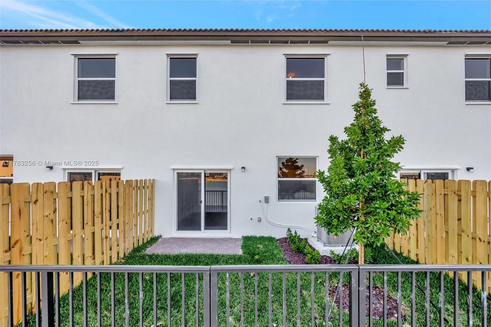 Property Photo 28