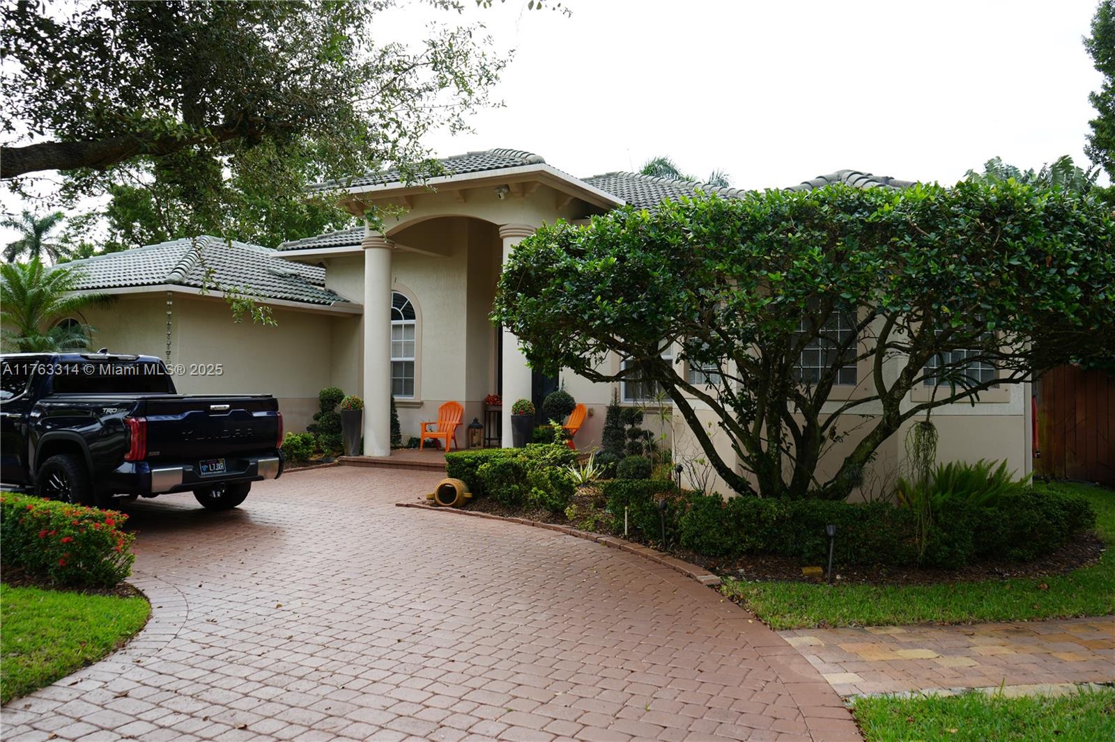 A11763314 Property Photo