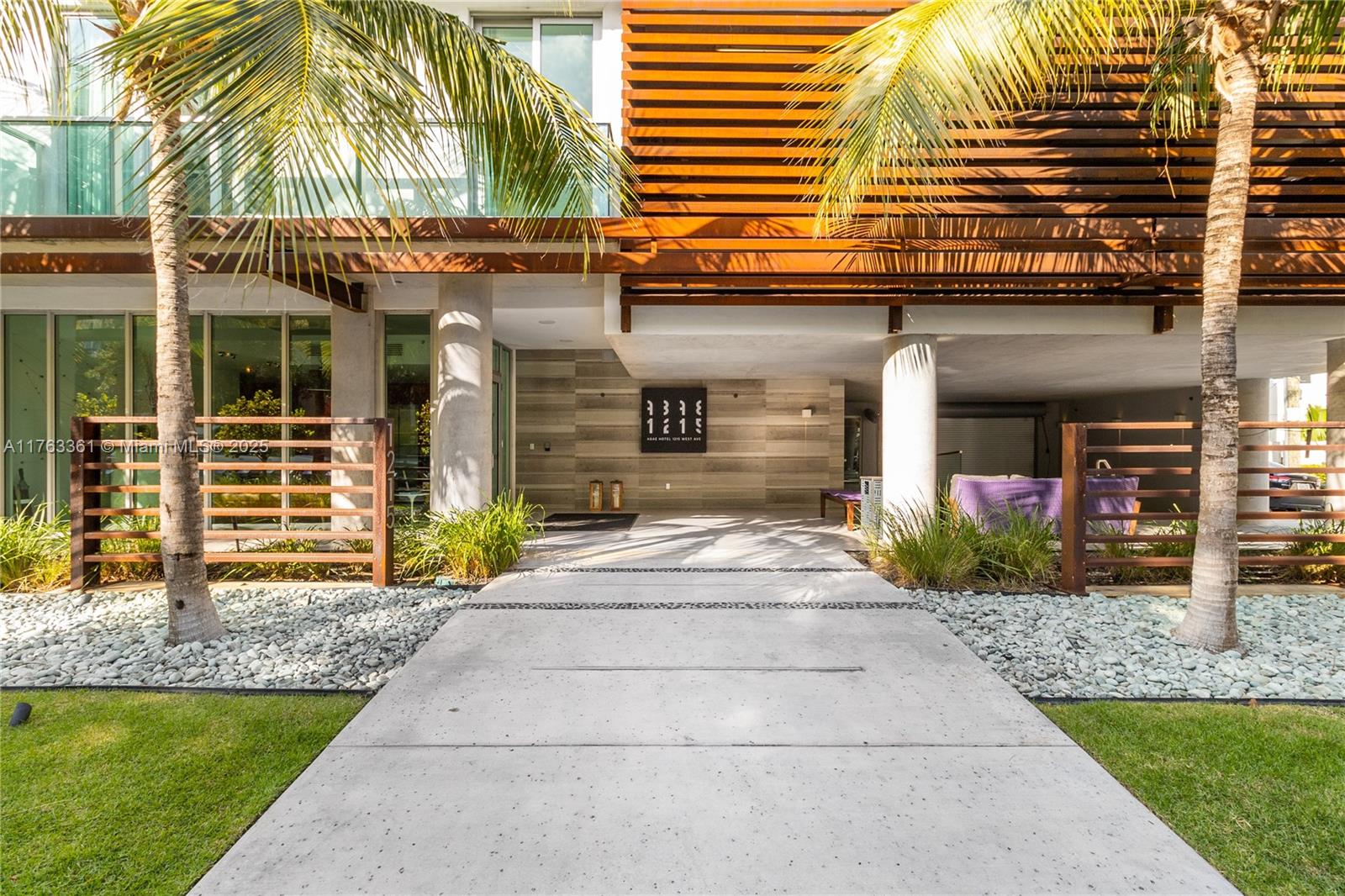 1215 West Ave 203