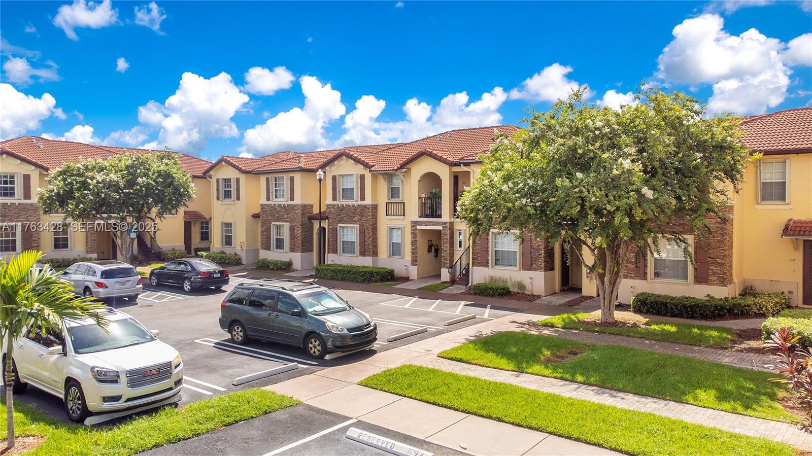 1555 Ne 33rd Rd 109-2 Property Photo 3