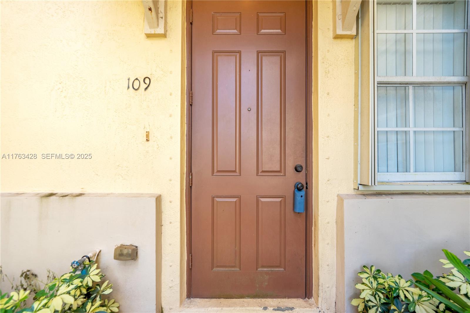 1555 Ne 33rd Rd 109-2 Property Photo 4