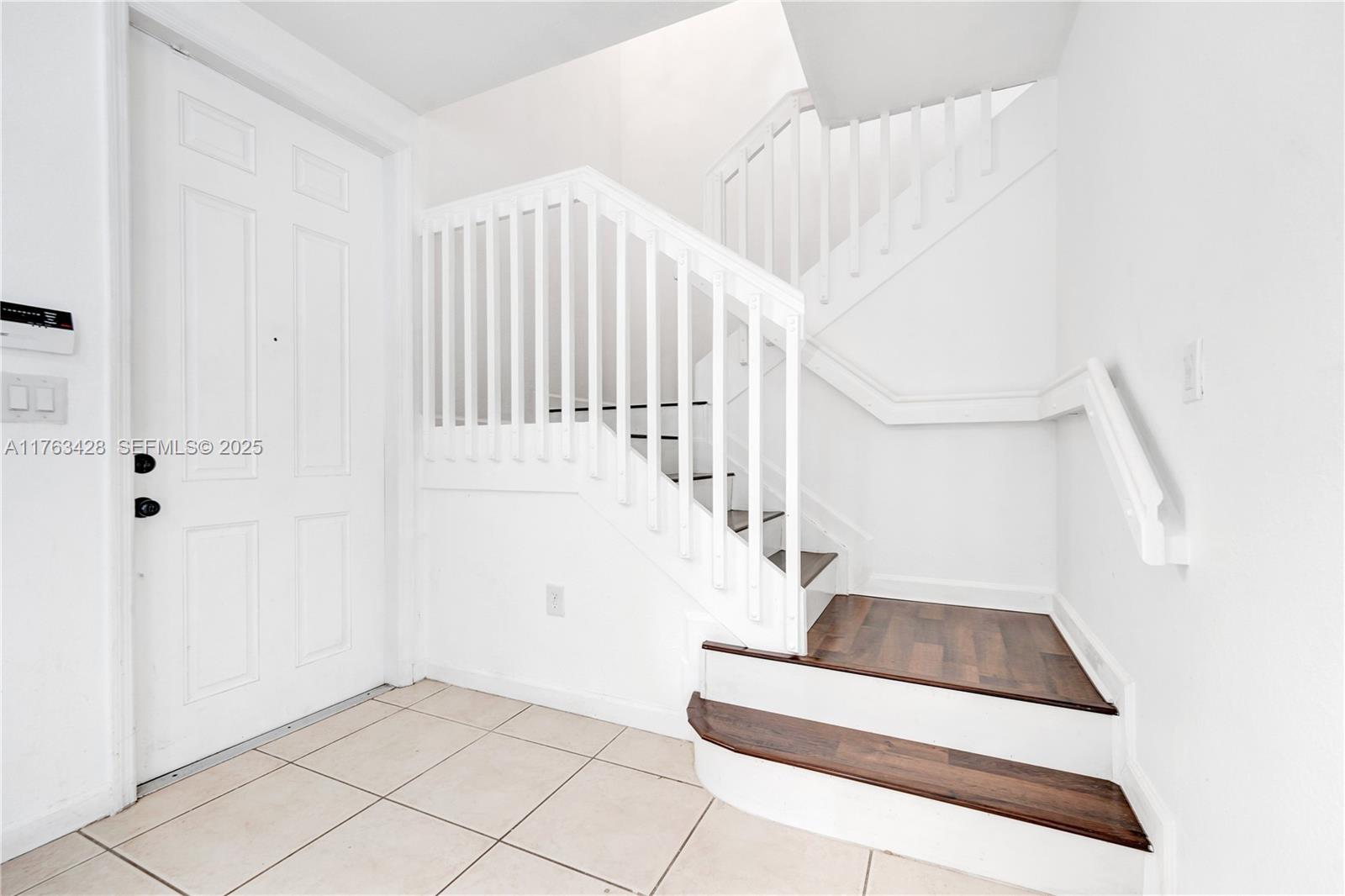 1555 Ne 33rd Rd 109-2 Property Photo 5