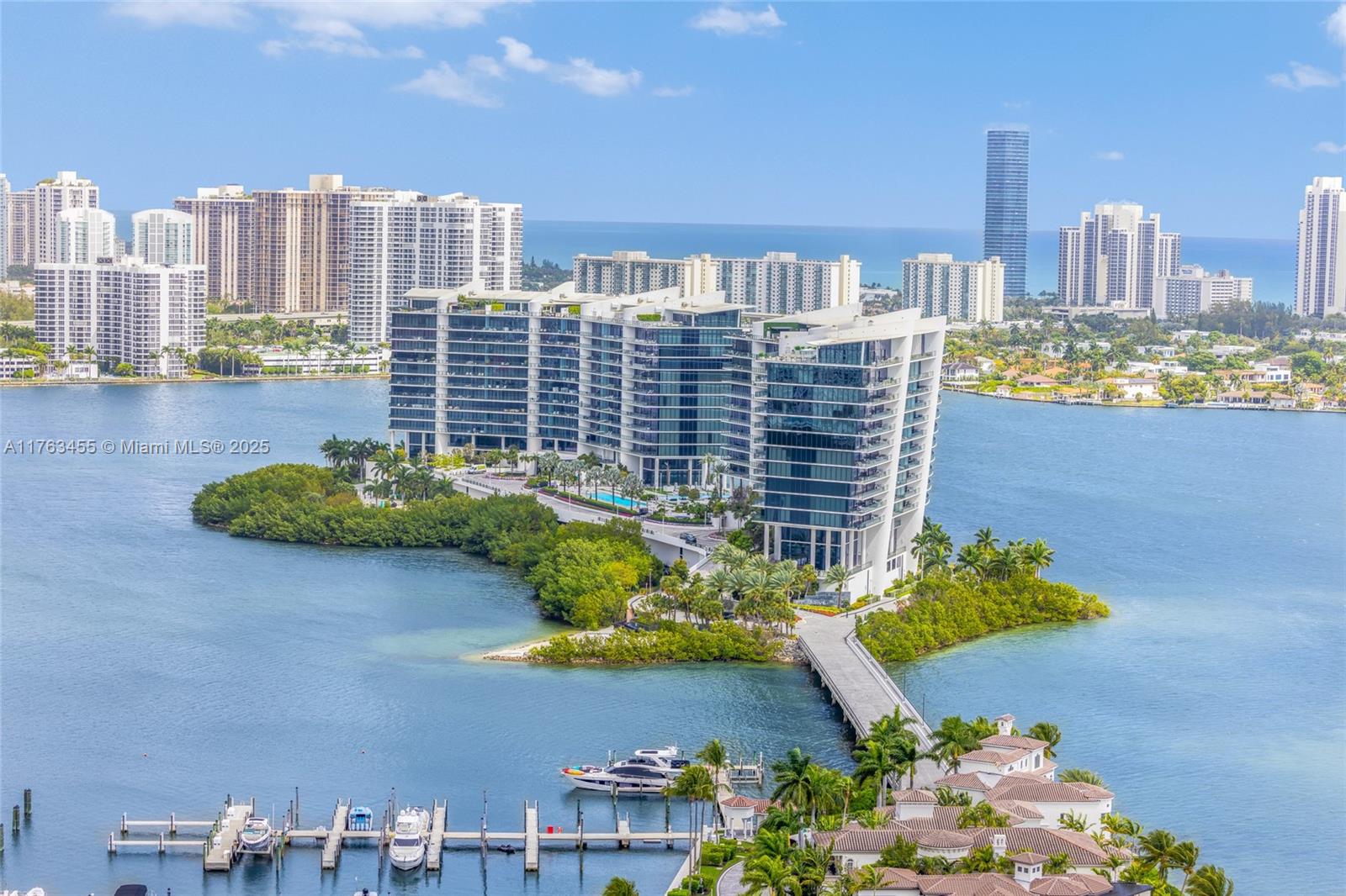 4000 Island Blvd Ph6 Property Photo