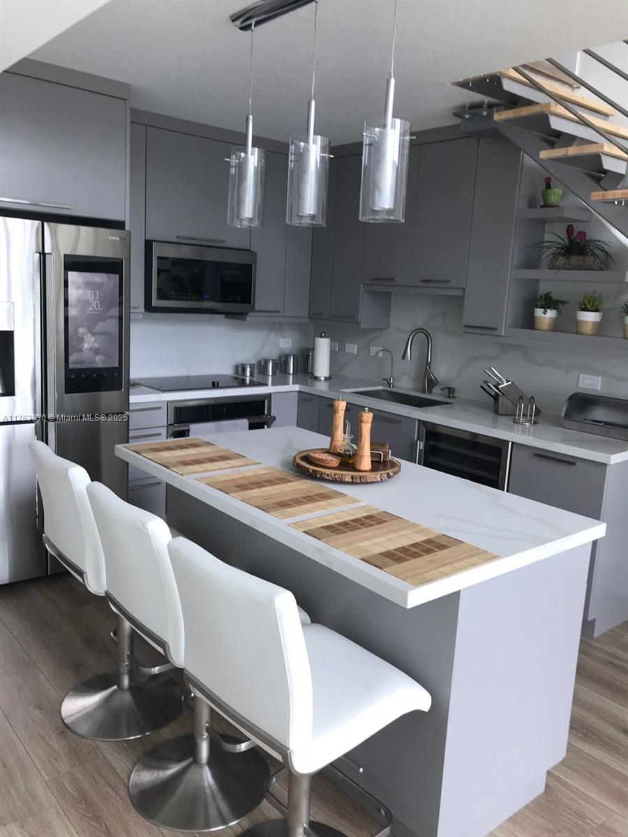 41 Se 5th St 2212 Property Photo 2