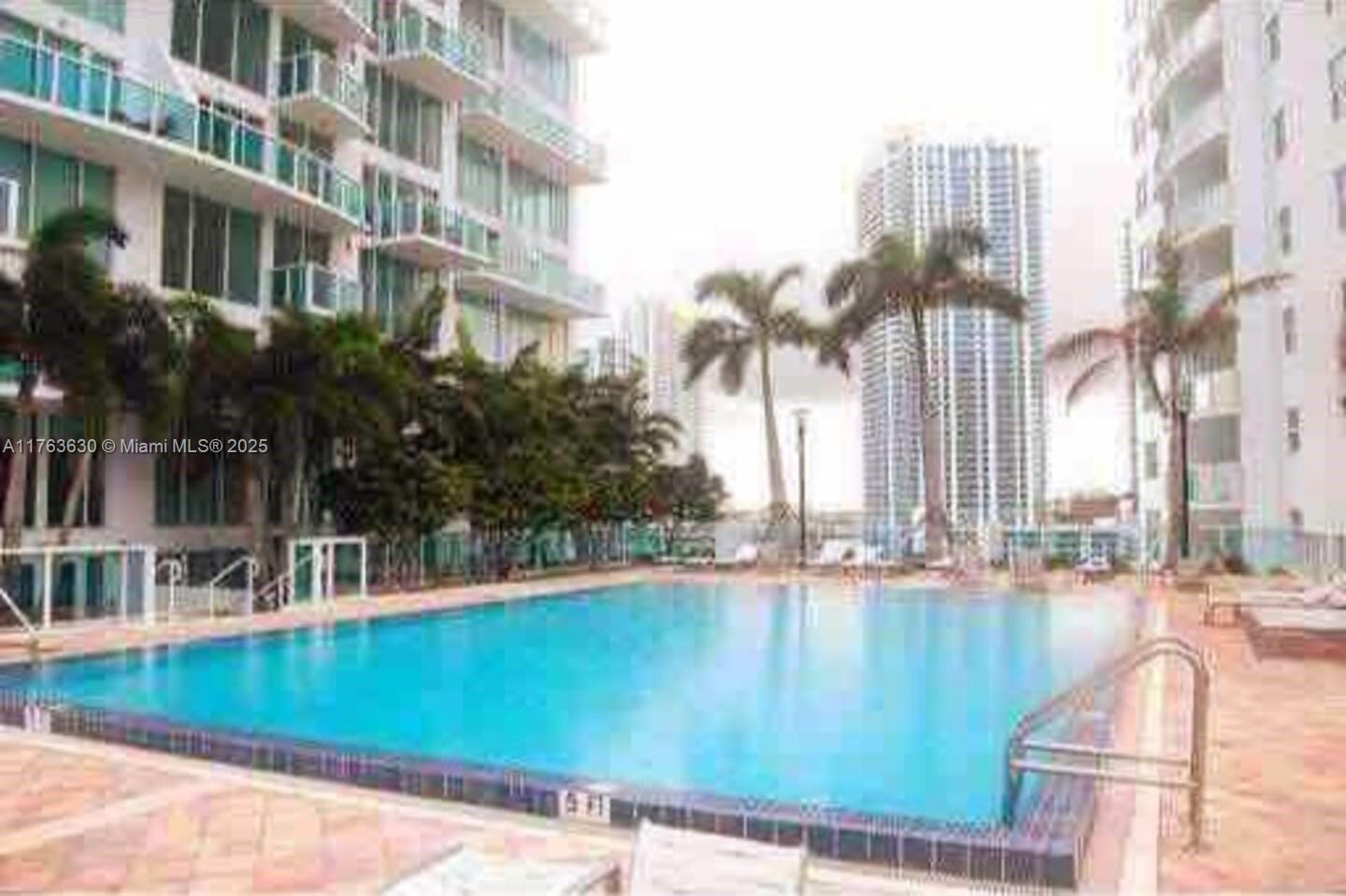 41 Se 5th St 2212 Property Photo 13