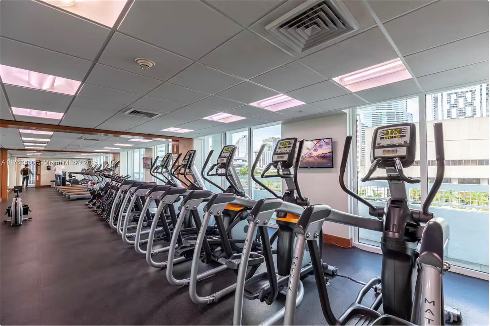 41 Se 5th St 2212 Property Photo 16