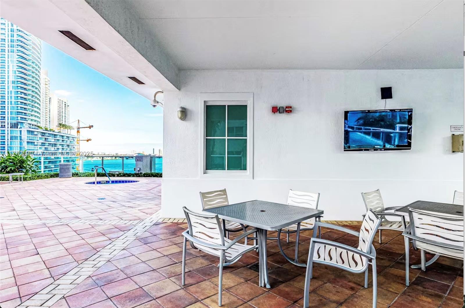 41 Se 5th St 2212 Property Photo 18