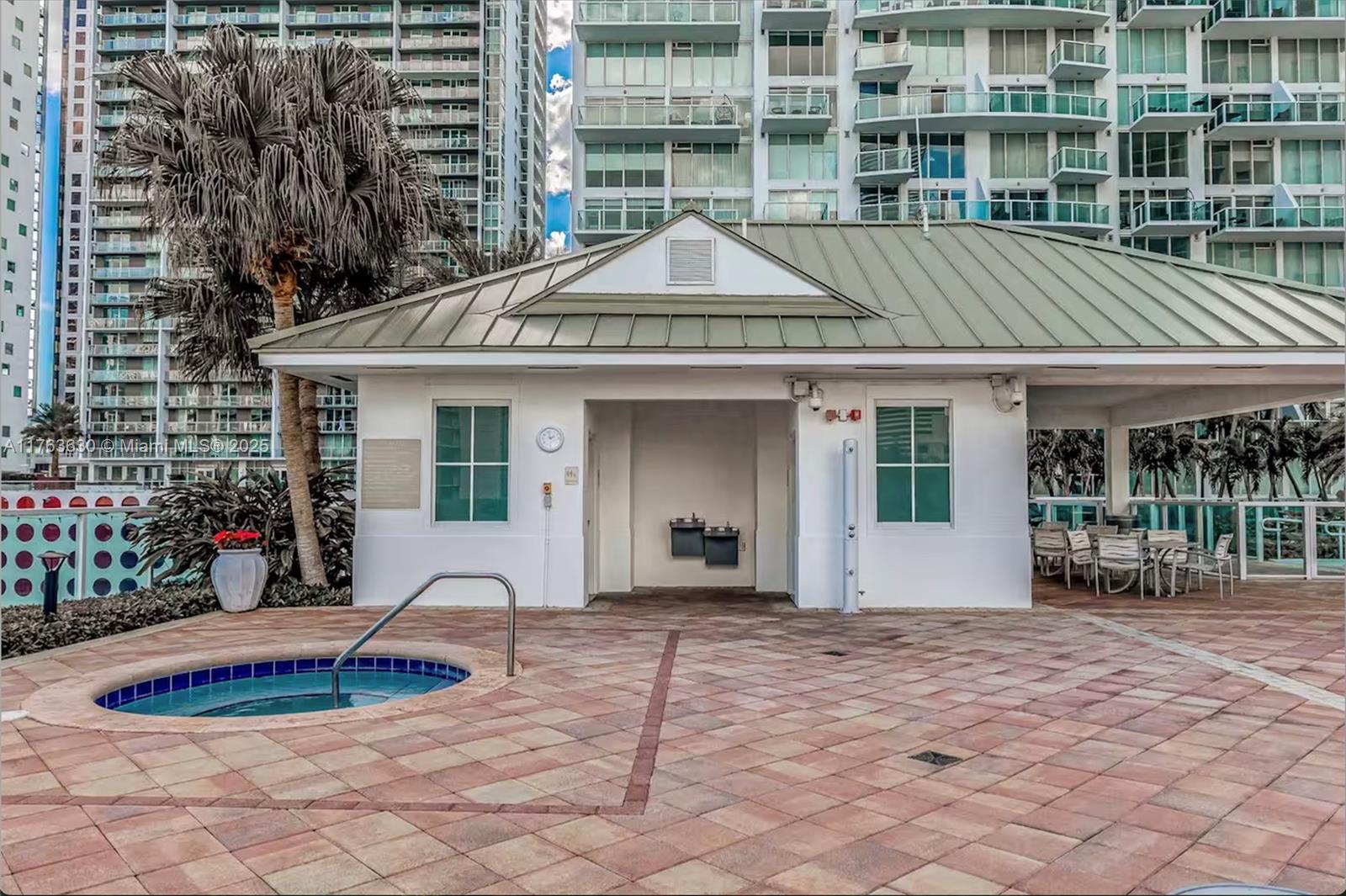 41 Se 5th St 2212 Property Photo 19