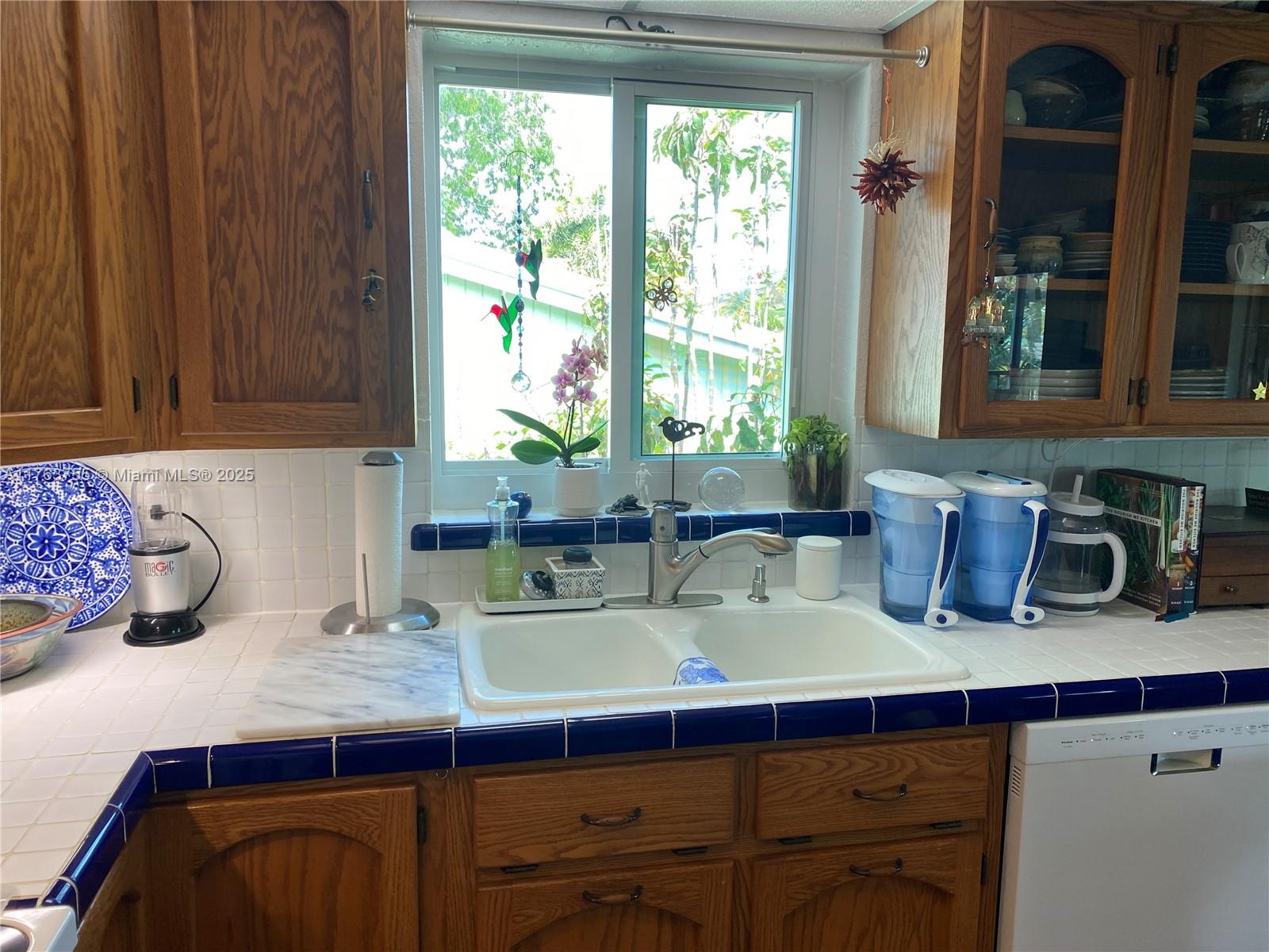 544 Plante St Property Photo 8