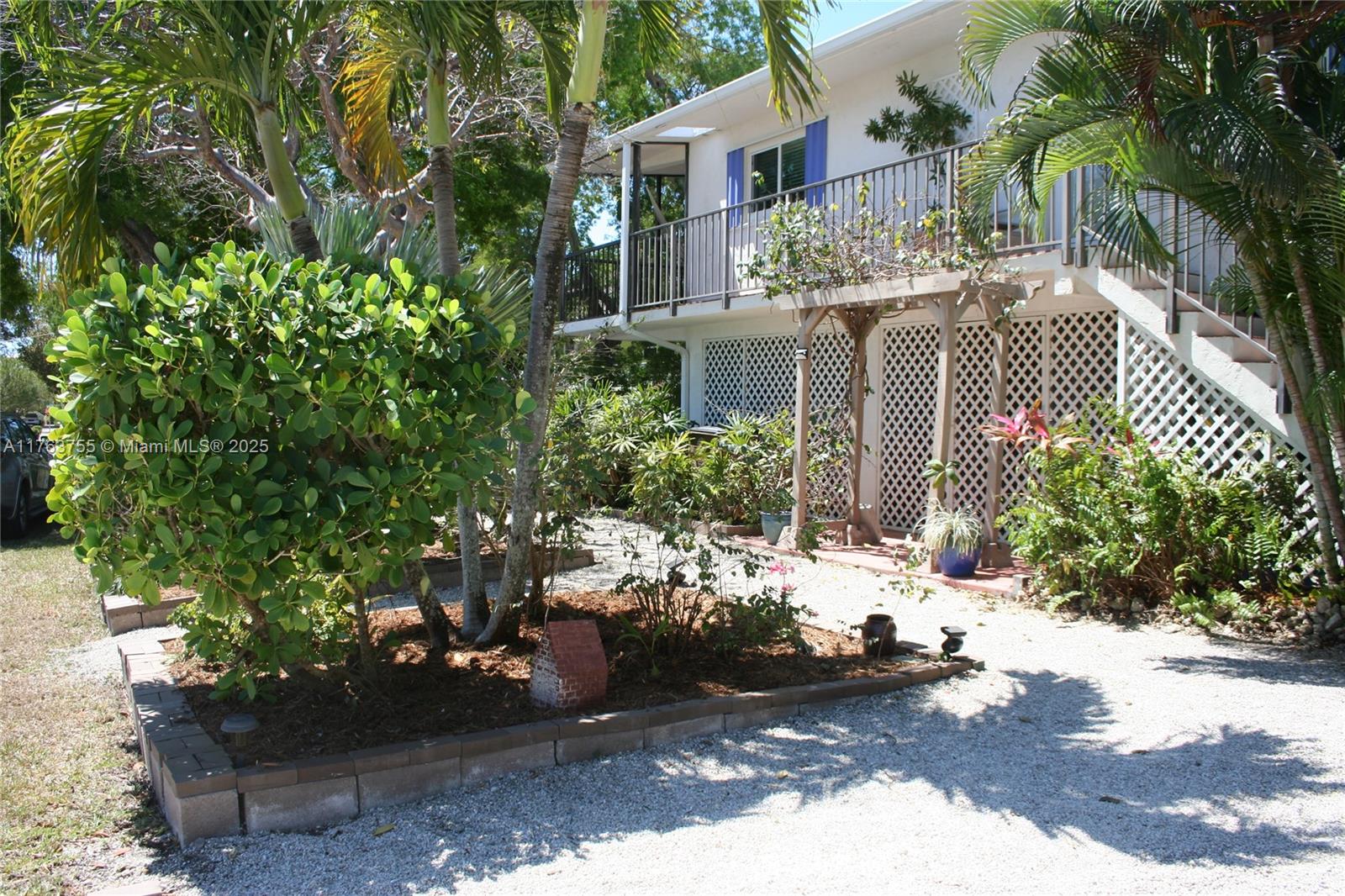 544 Plante St Property Photo 25
