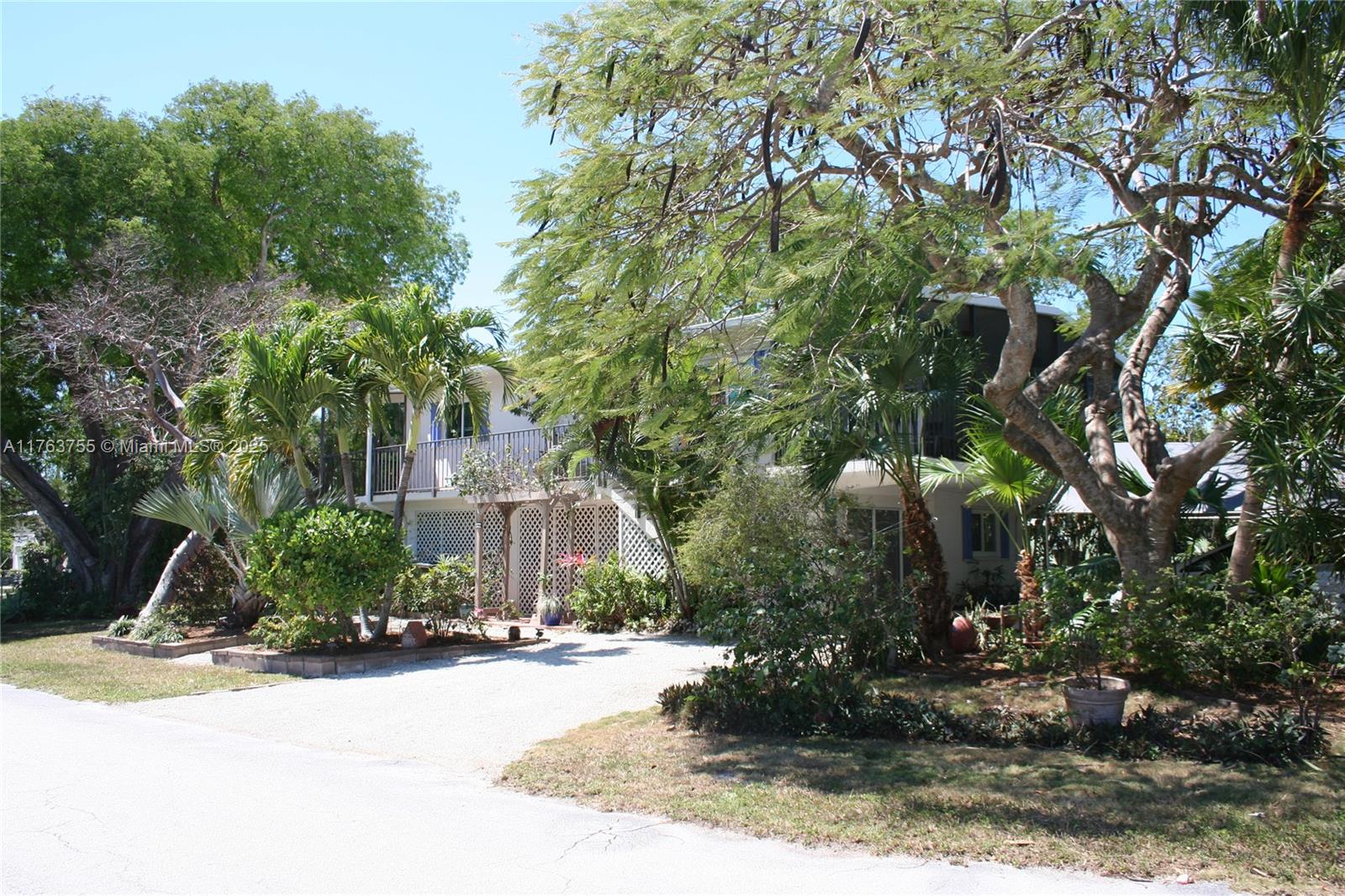 544 Plante St Property Photo 29