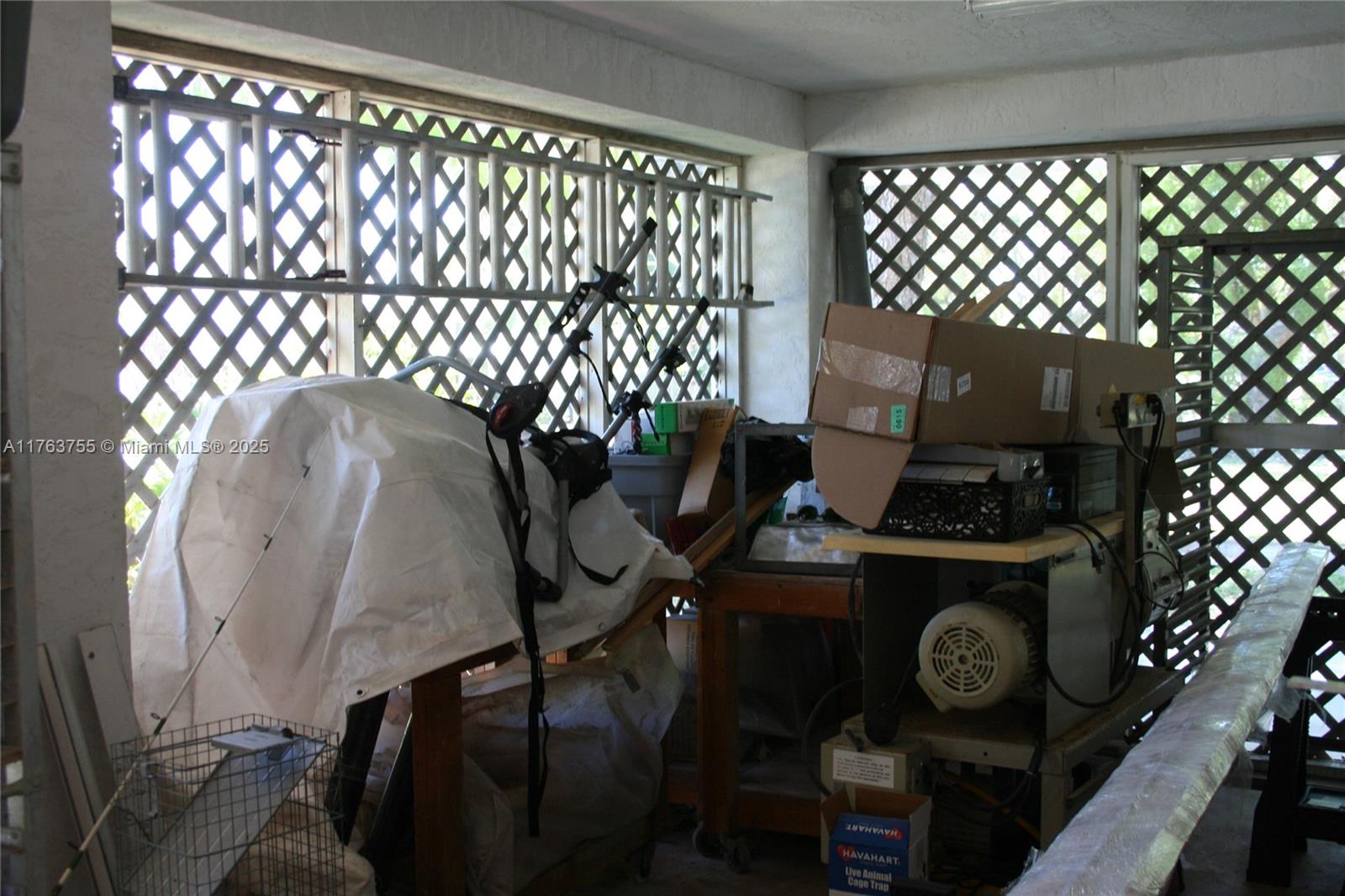 544 Plante St Property Photo 31