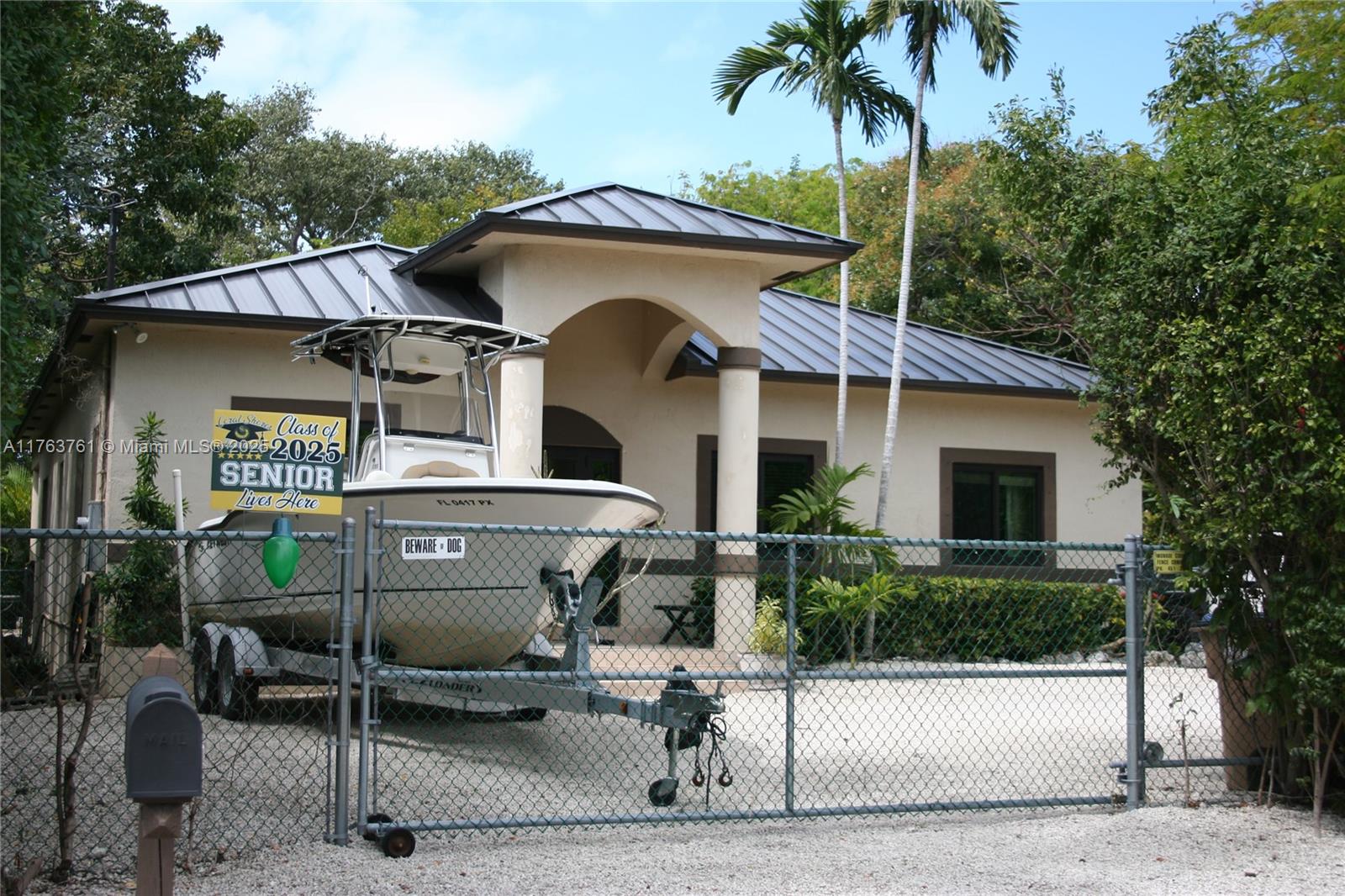 6 Fishermans Trl Property Photo 2