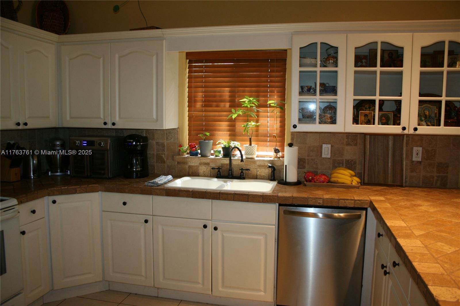 6 Fishermans Trl Property Photo 5