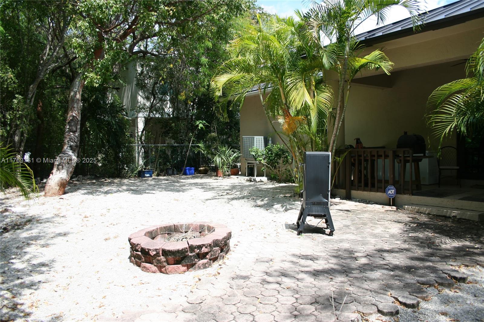 6 Fishermans Trl Property Photo 23