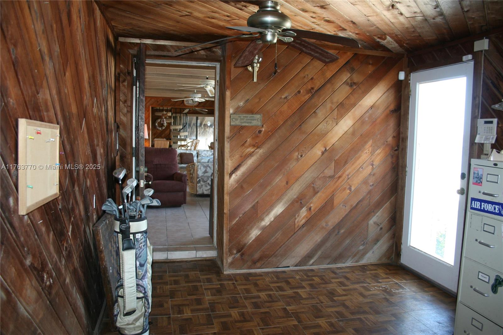 1 Gull Ln Property Photo 3