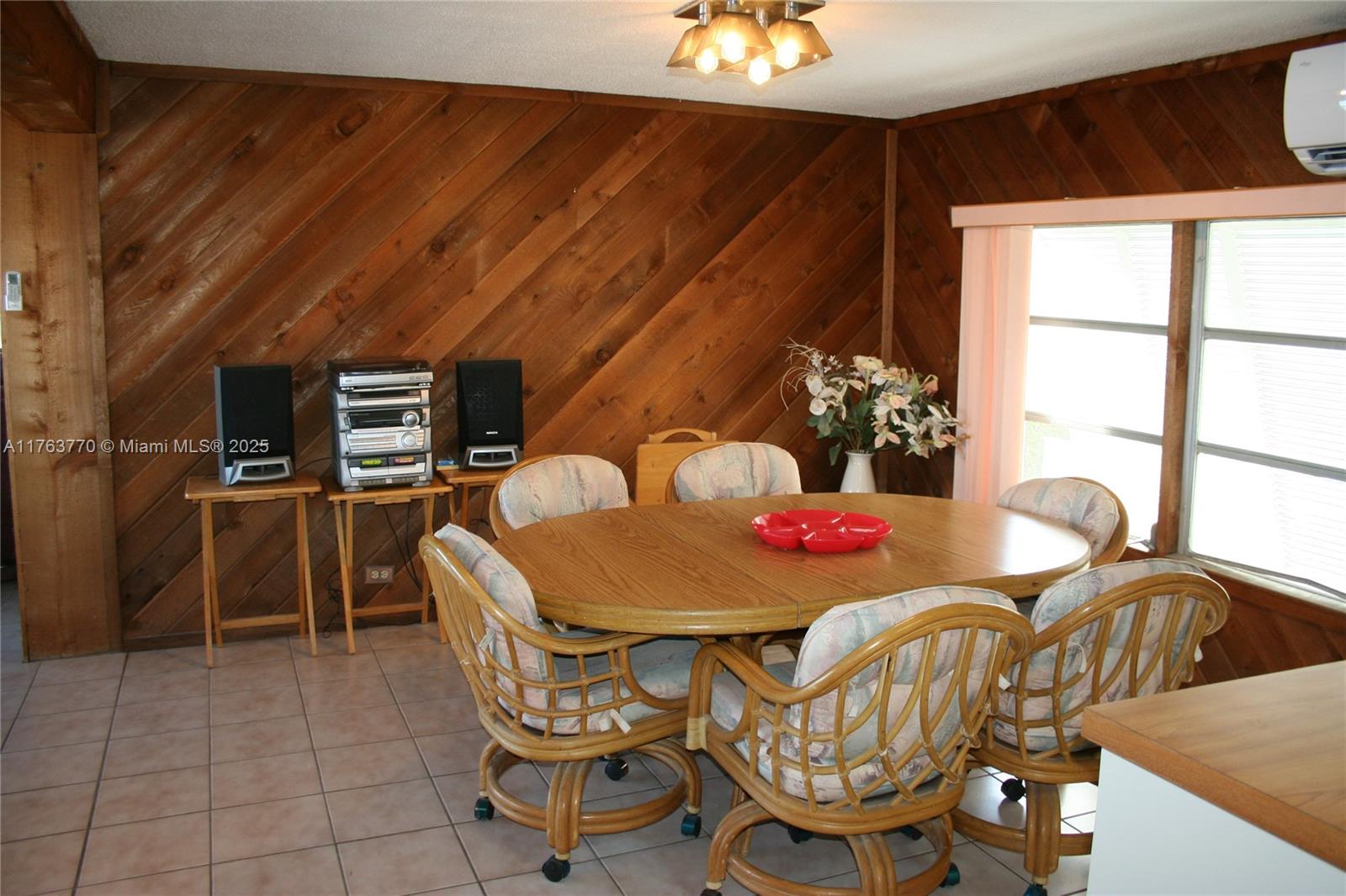 1 Gull Ln Property Photo 8