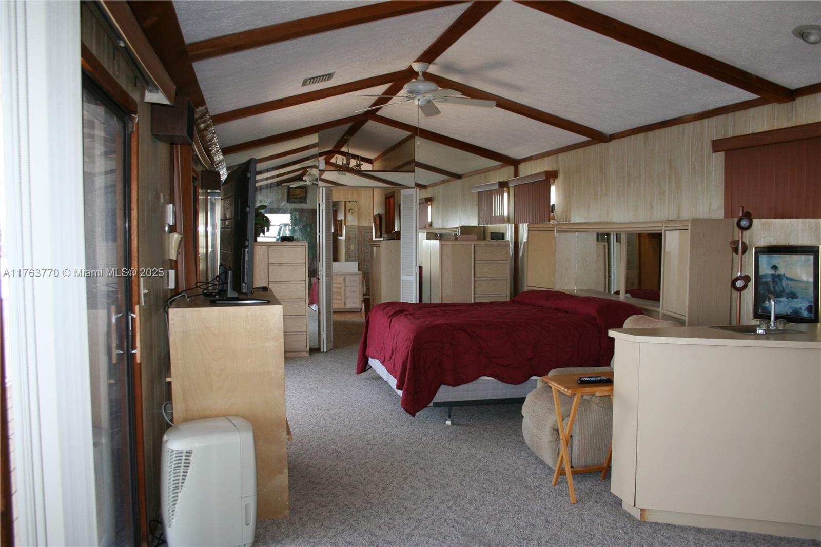 1 Gull Ln Property Photo 13
