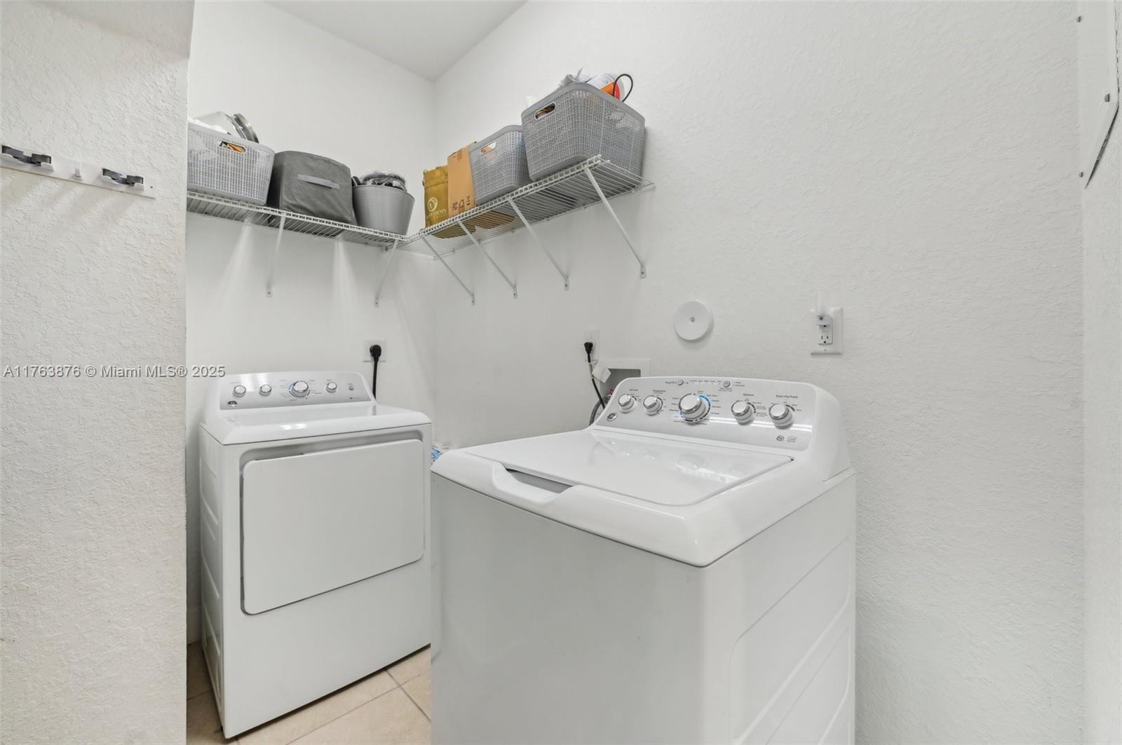 10850 Sw 235th Ln Property Photo 13