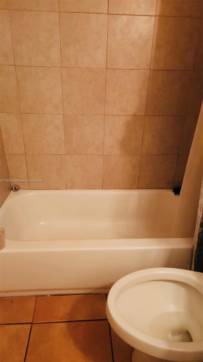 2417 Nw 39th Ter 204 Property Photo 10