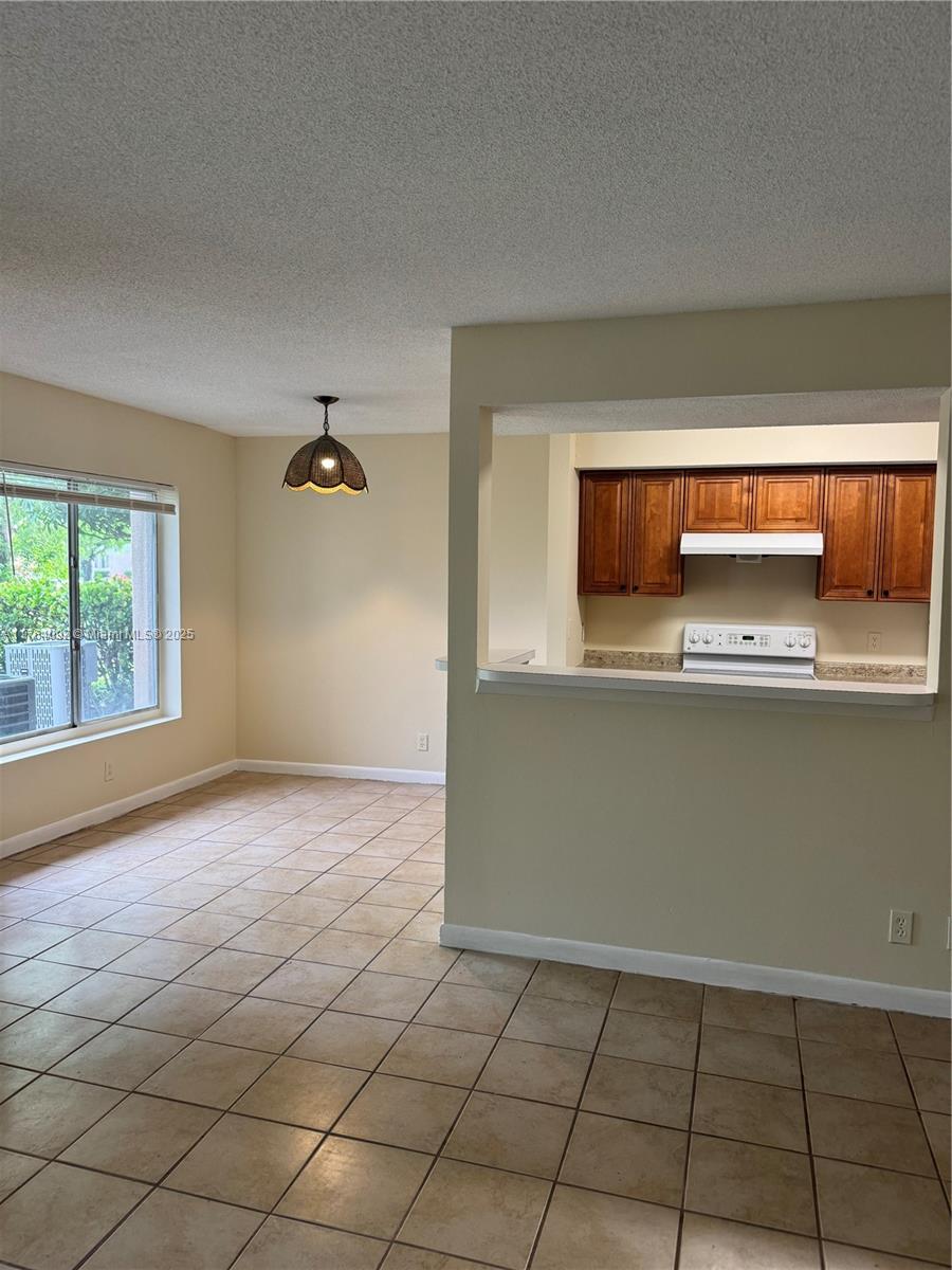 815 W Boynton Beach Blvd 10-205 Property Photo 5