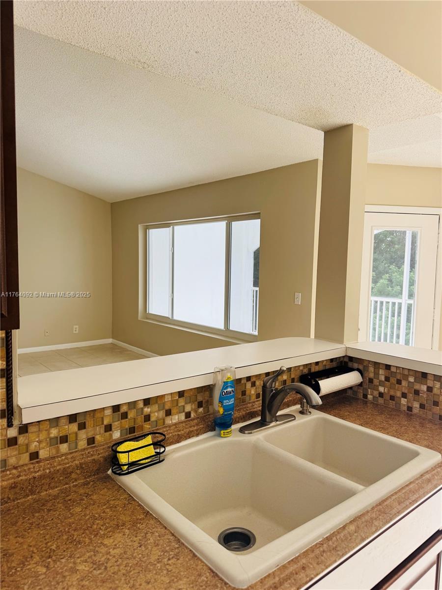 815 W Boynton Beach Blvd 10-205 Property Photo 6