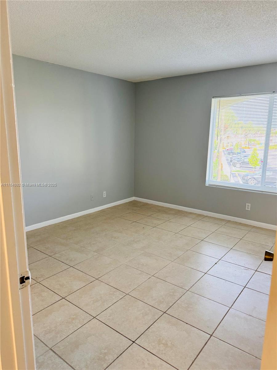 815 W Boynton Beach Blvd 10-205 Property Photo 13