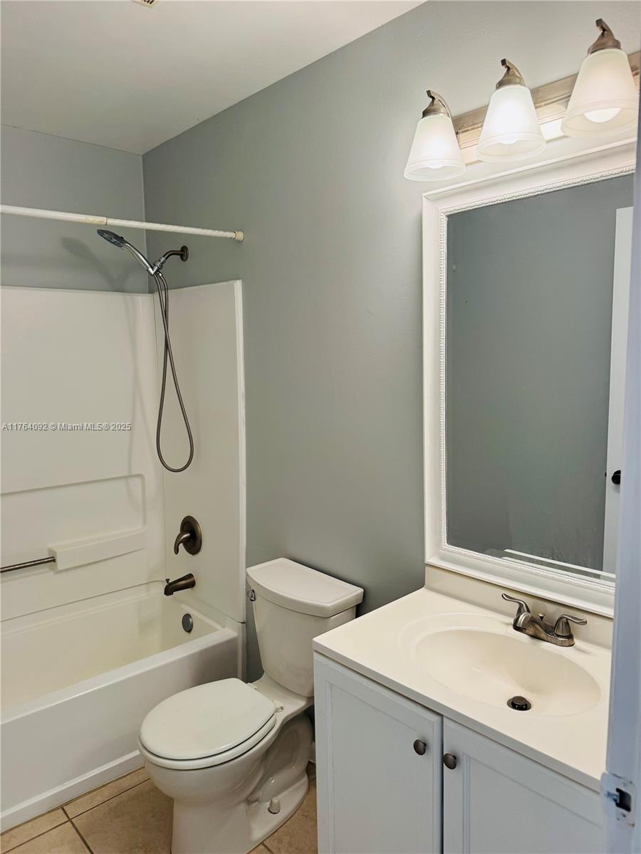 815 W Boynton Beach Blvd 10-205 Property Photo 18