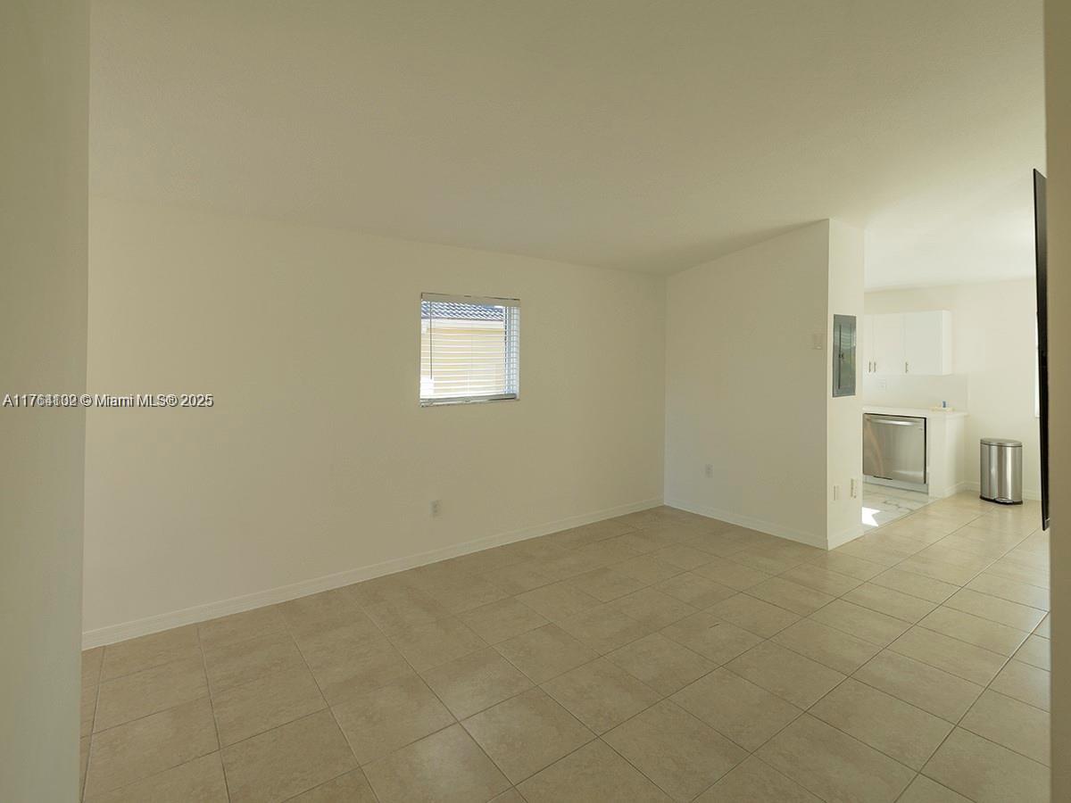 3380 Ne 9th St 201 Property Photo 6