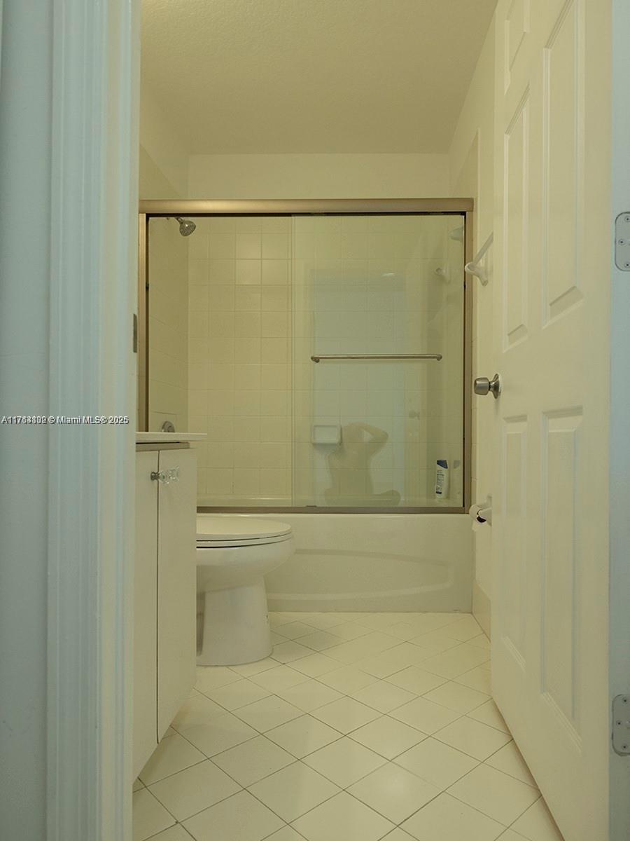 3380 Ne 9th St 201 Property Photo 15