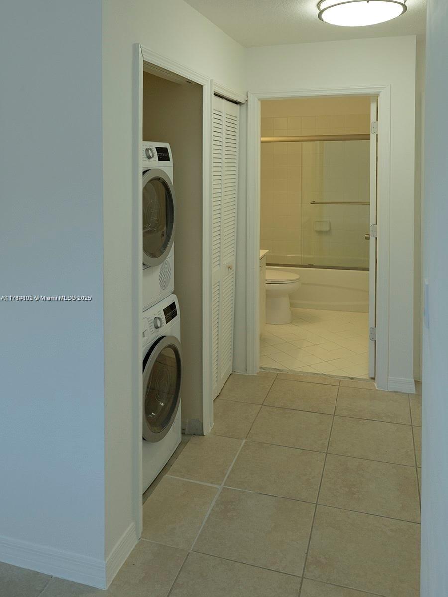 3380 Ne 9th St 201 Property Photo 18