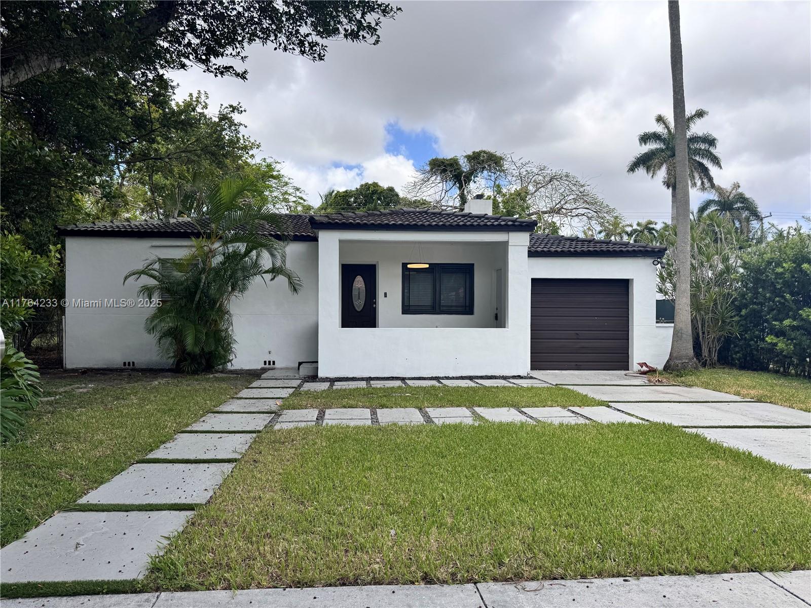 632 Minola Dr Property Photo