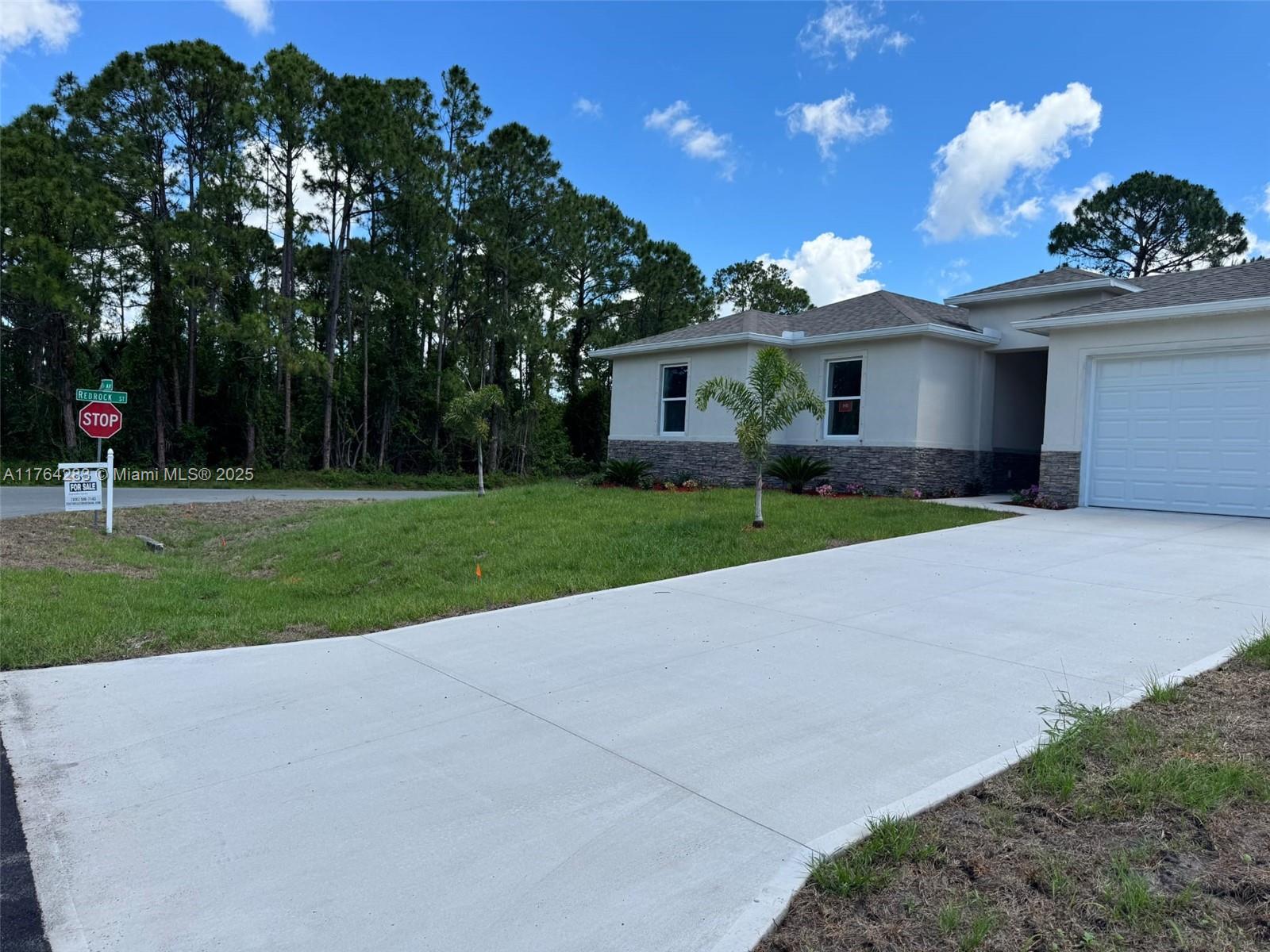 1801 Se Warton Property Photo