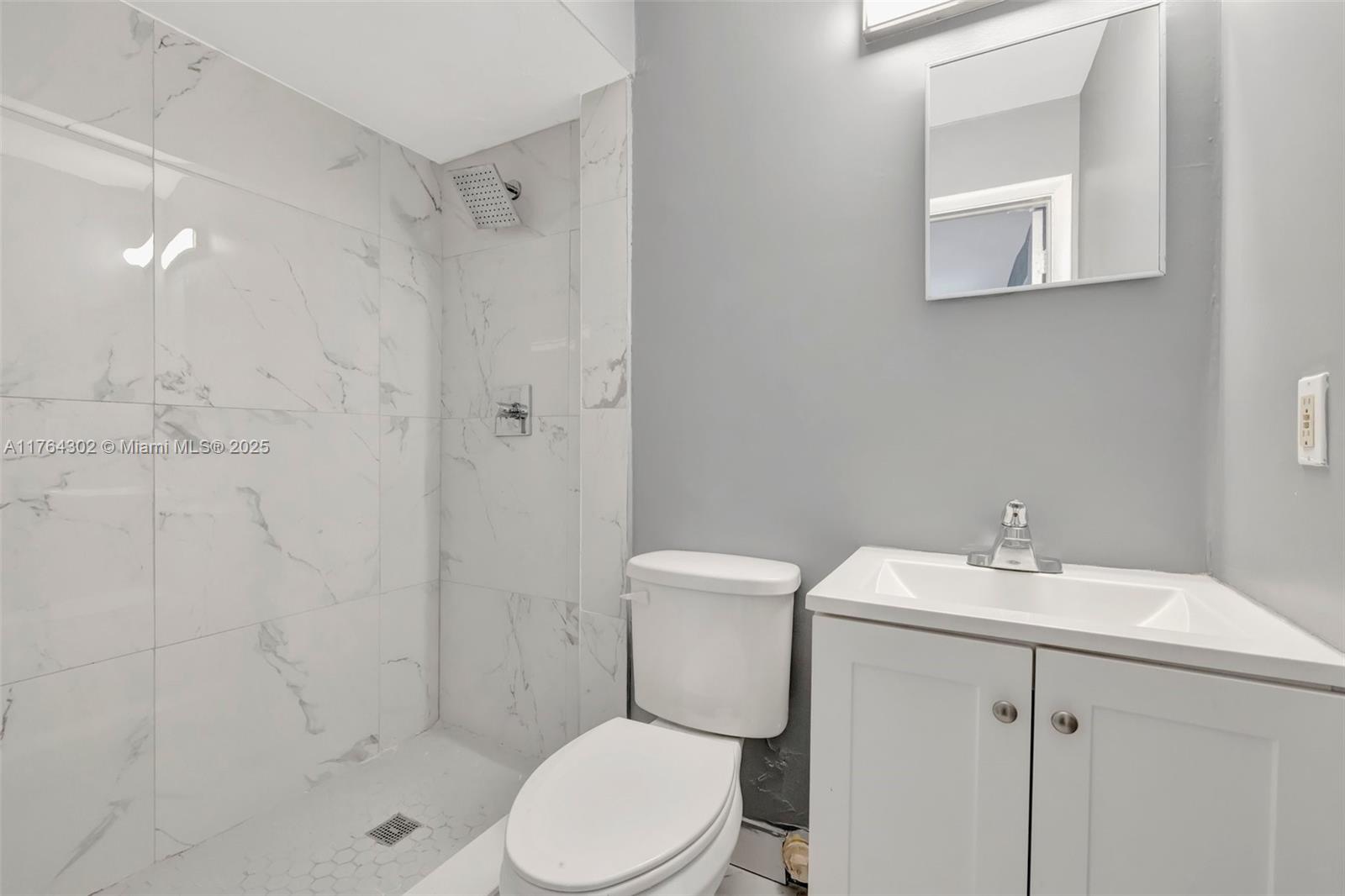 825 Sw 10th St D Property Photo 37