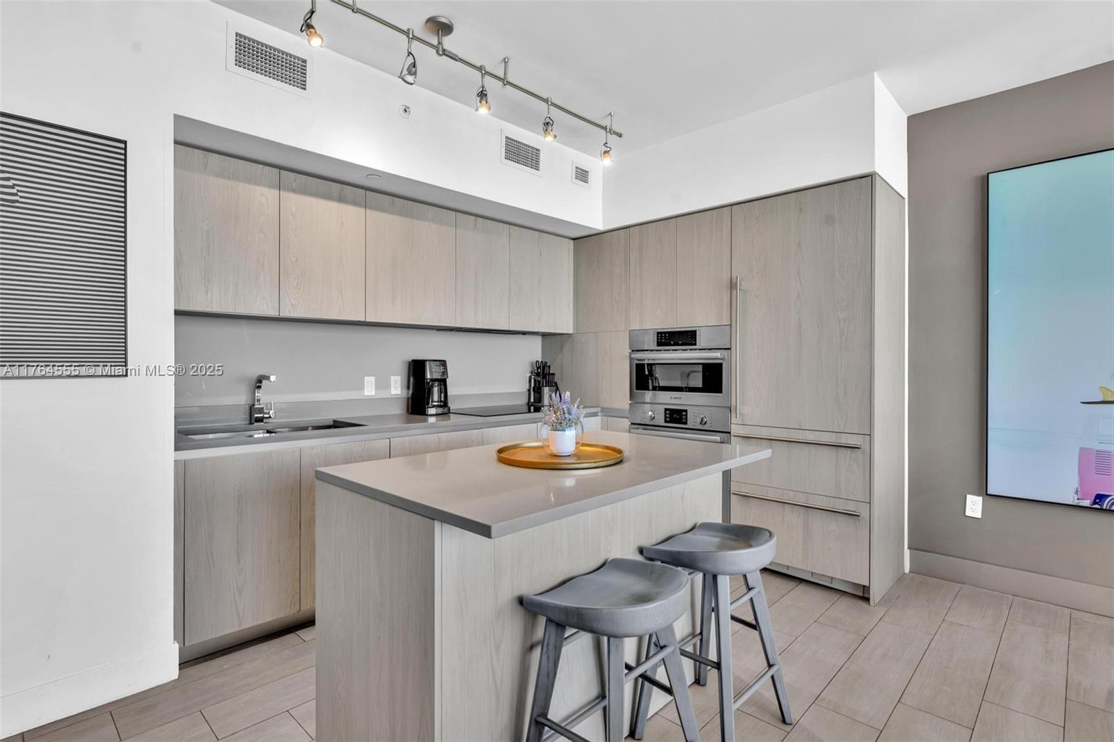 4010 S Ocean Dr R3106 Property Photo 7