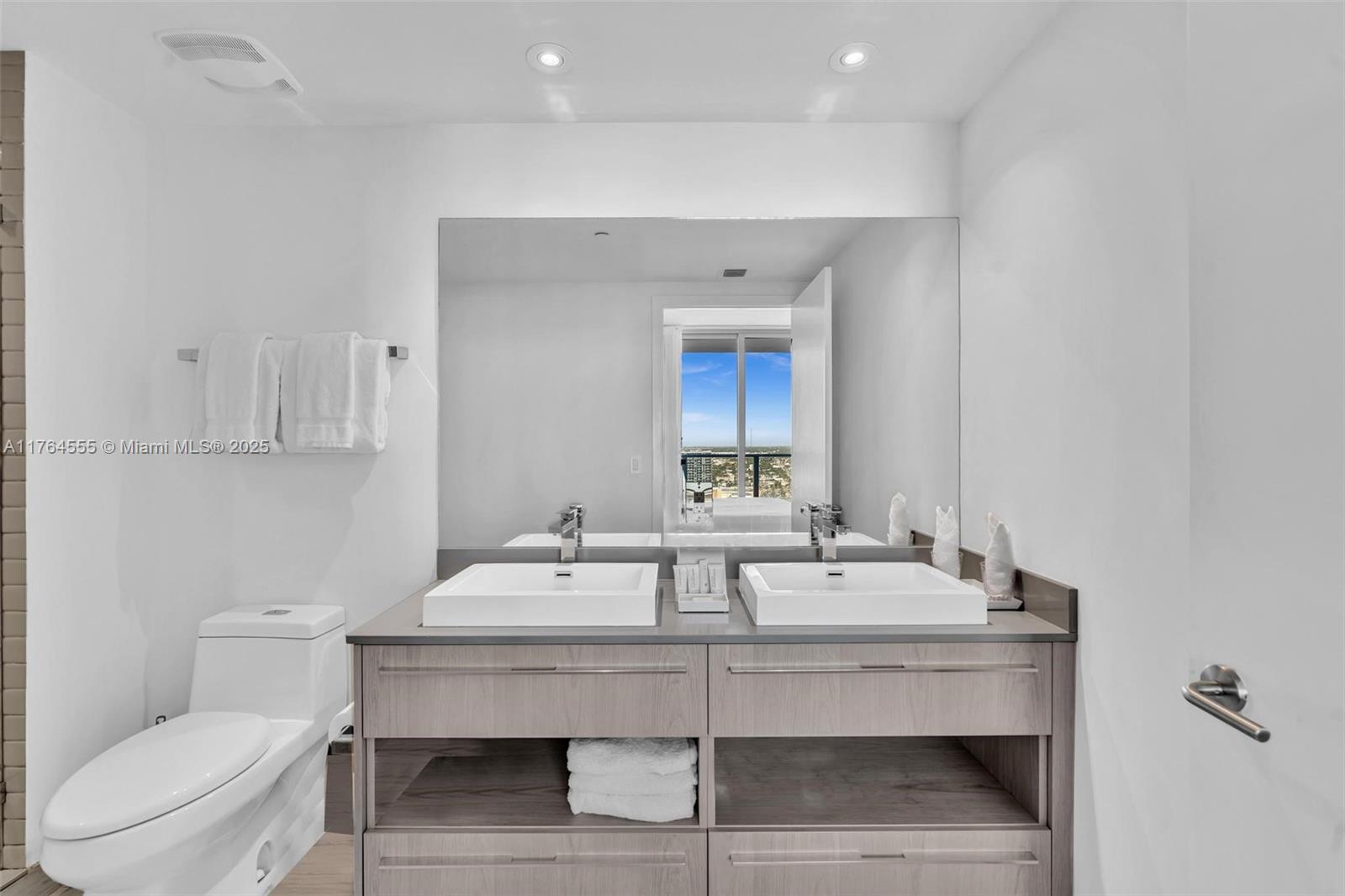 4010 S Ocean Dr R3106 Property Photo 21