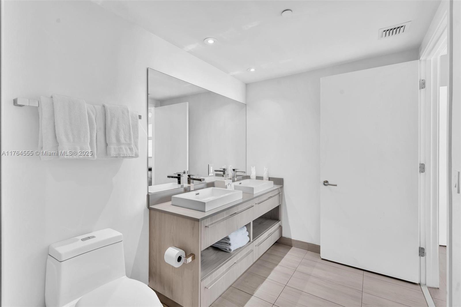 4010 S Ocean Dr R3106 Property Photo 23