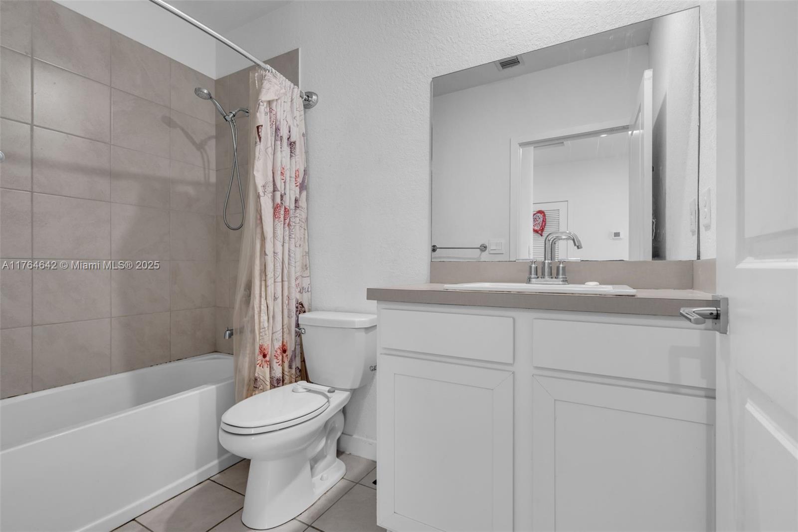 1871 Se 9th Ter Property Photo 7