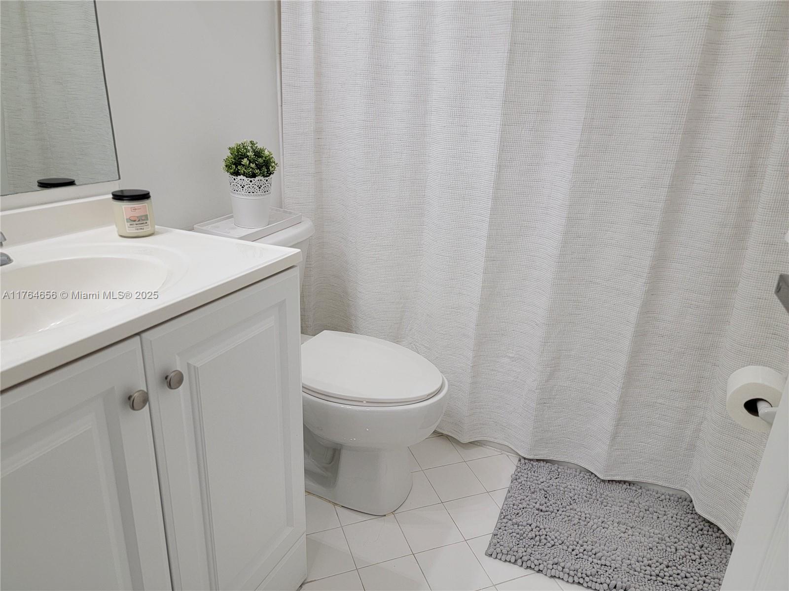 1398 Ne 33rd Ave 110-25 Property Photo 22
