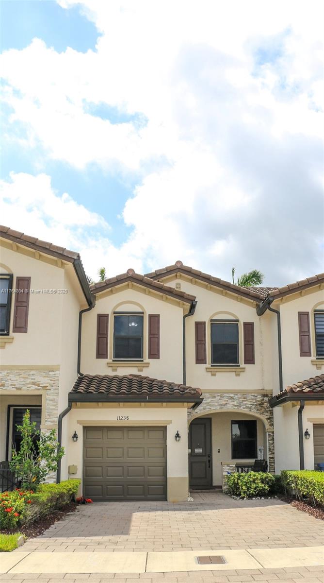 11238 SW 250th Ter Property Photo 1