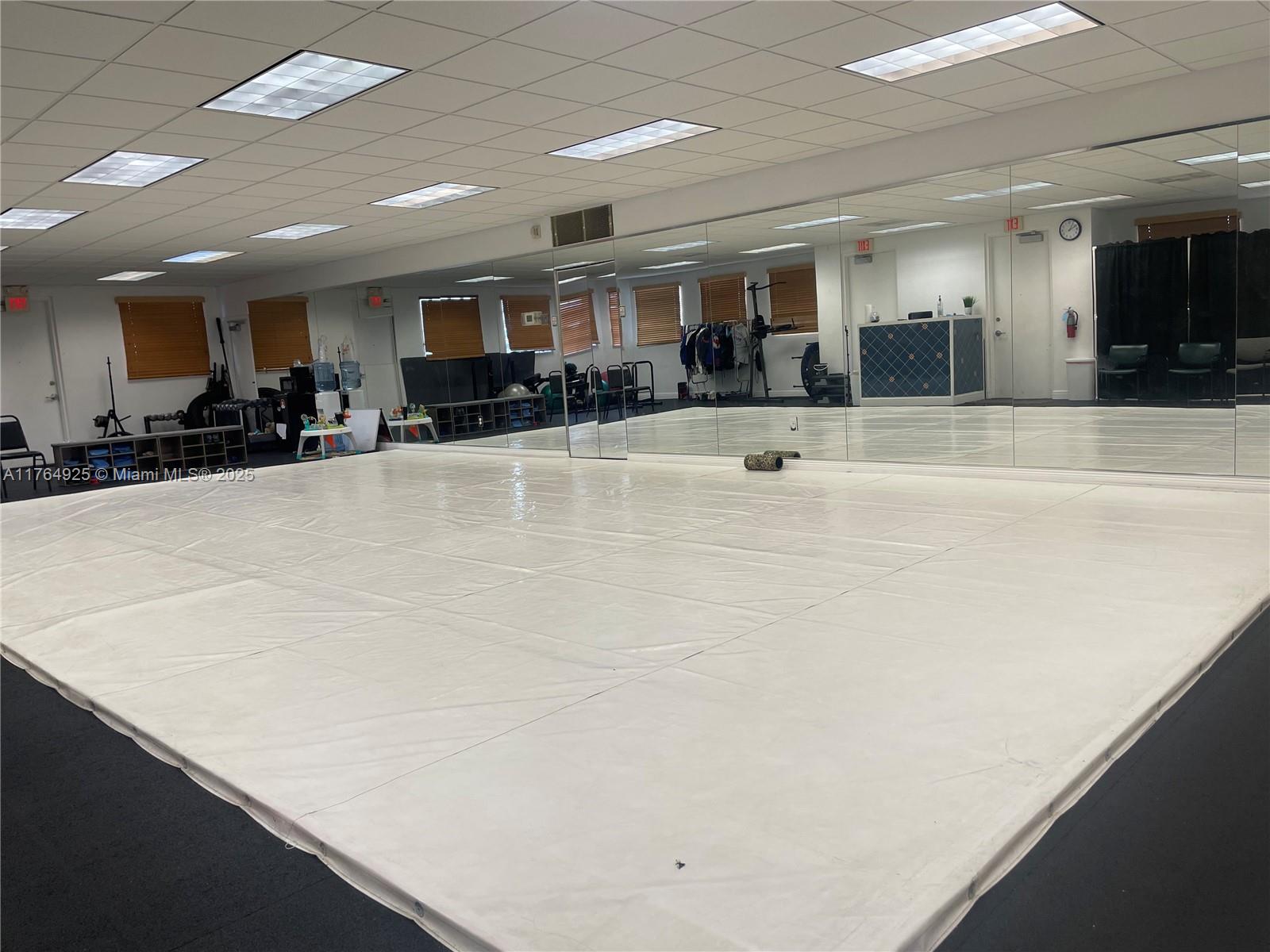 1446 N Krome Ave Property Photo 3