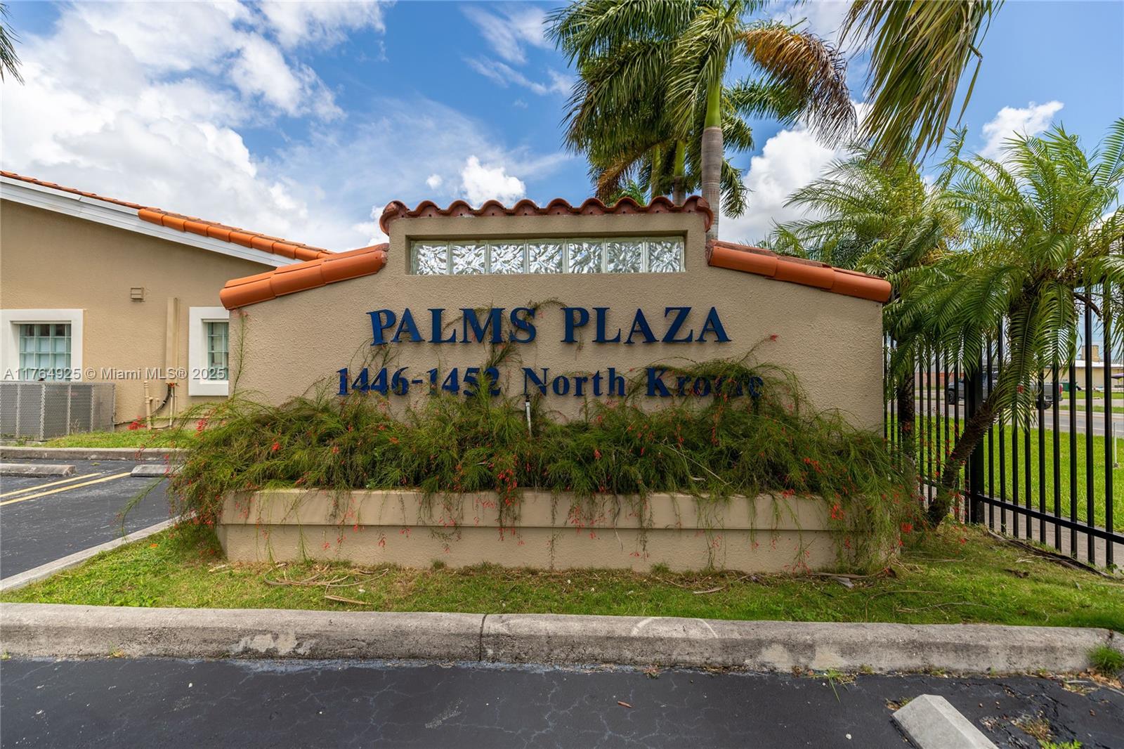 1446 N Krome Ave Property Photo 9