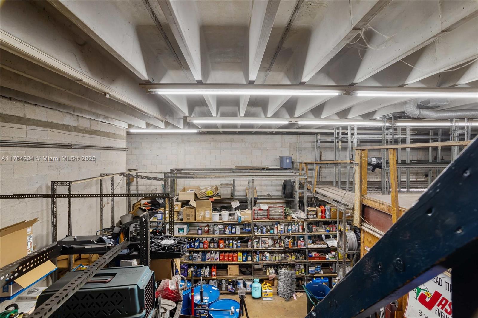 A11764934 Property Photo 6