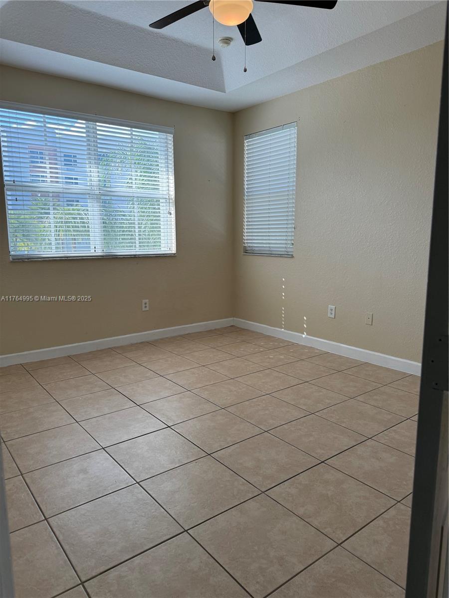 1065 Ne 30th Ave Property Photo 18