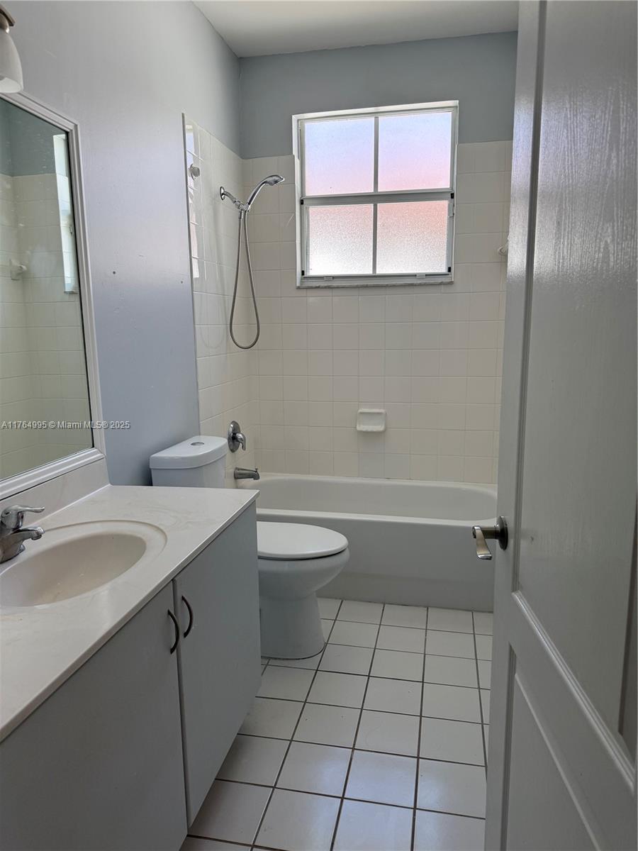 1065 Ne 30th Ave Property Photo 25