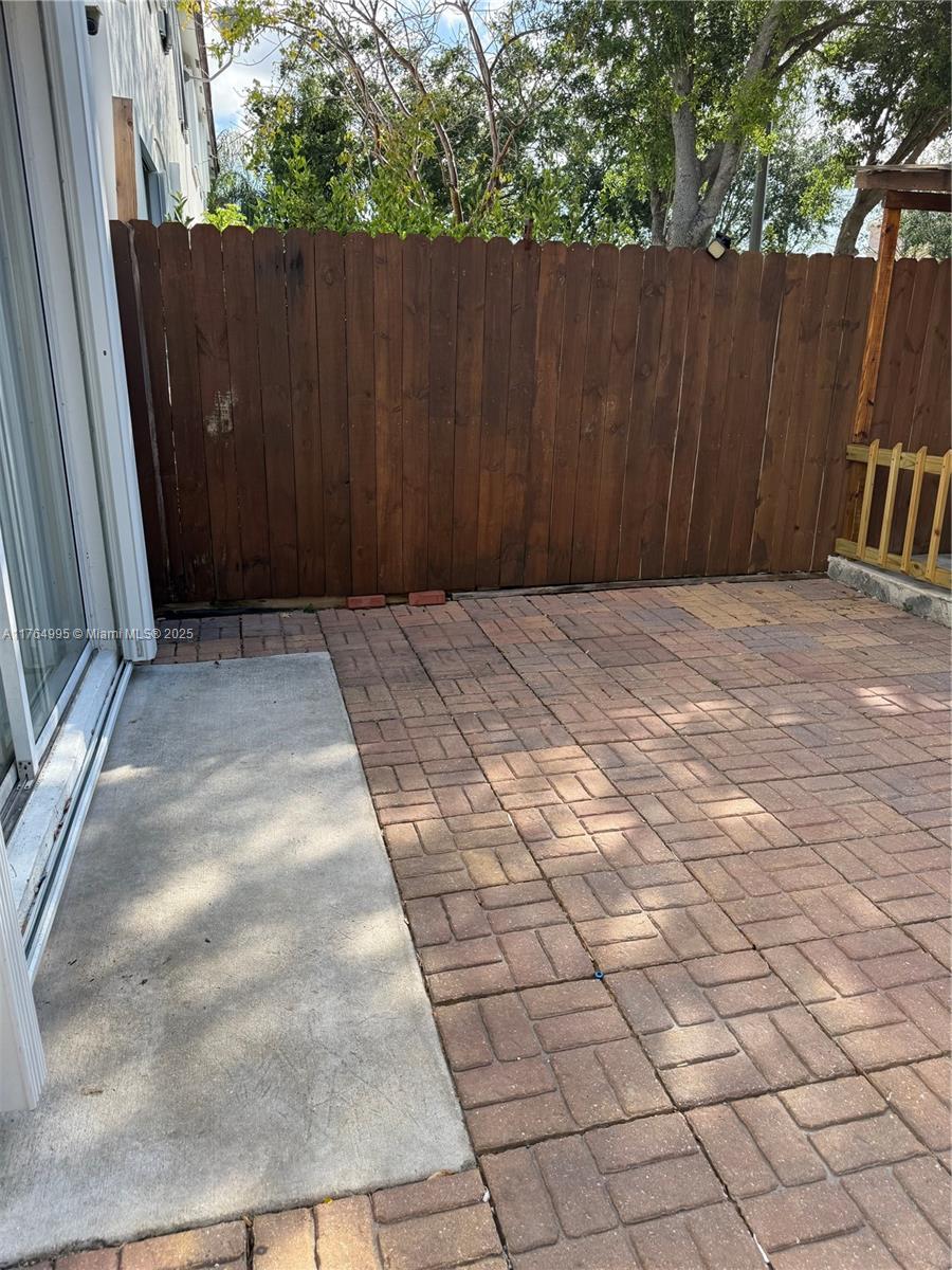 1065 Ne 30th Ave Property Photo 33