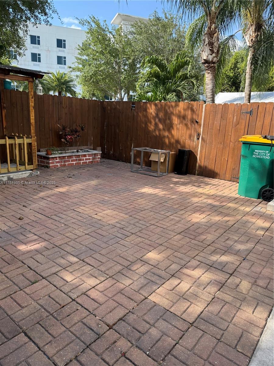 1065 Ne 30th Ave Property Photo 35