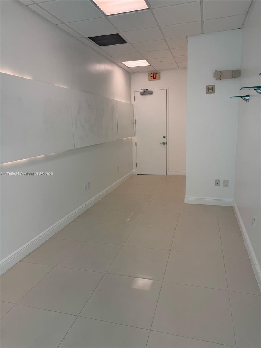 175 Sw 7th St 1812 Property Photo 6